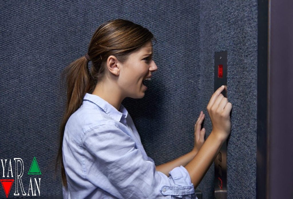 راهکارهای موقع گیر کردن درب آسانسور 2 راهکارهای موقع گیر کردن درب آسانسور